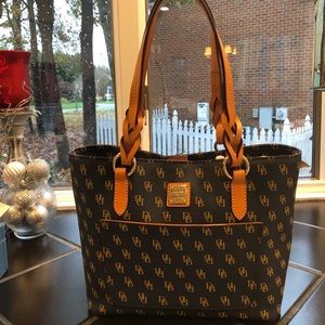 Dooney & Bourke Pocketbook